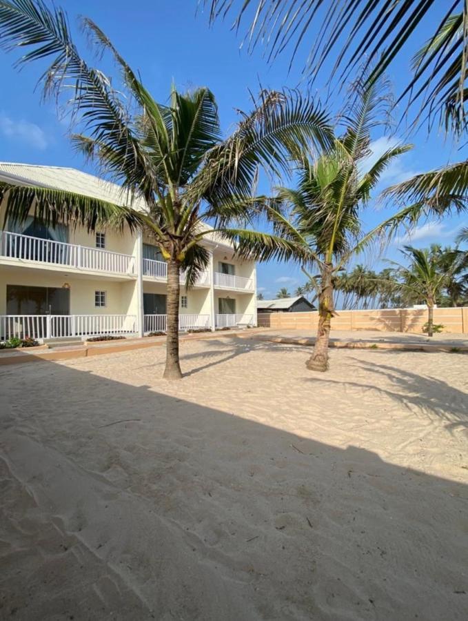 Oceanfront Wavecrest Hotel 레키 외부 사진