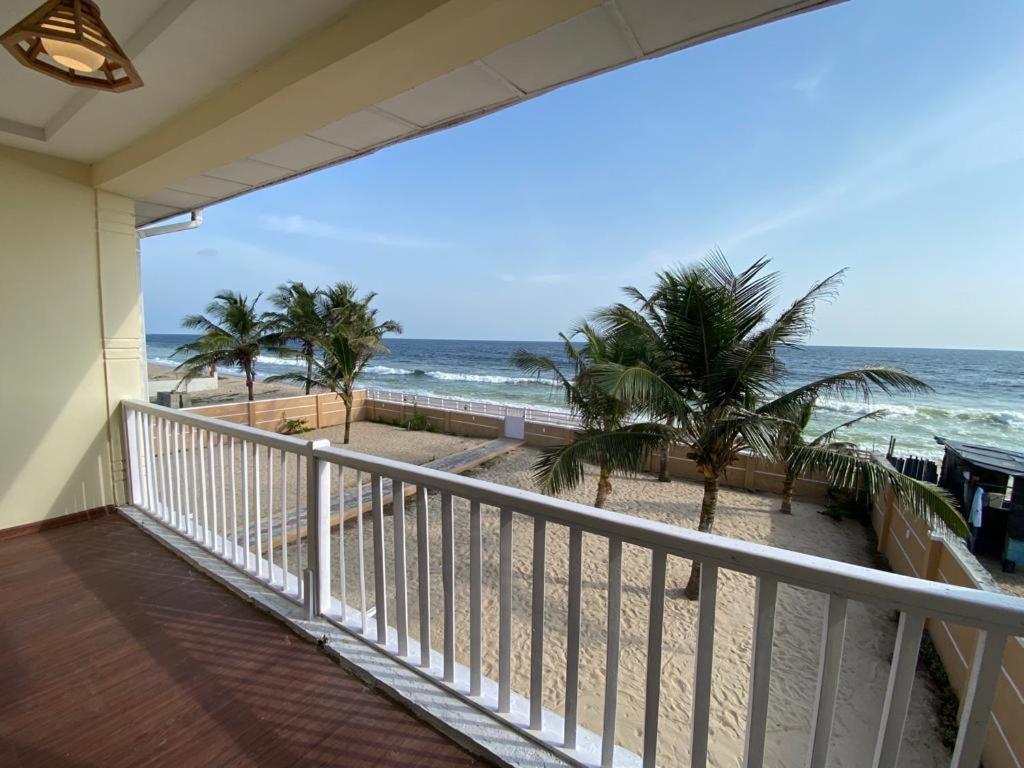 Oceanfront Wavecrest Hotel 레키 외부 사진